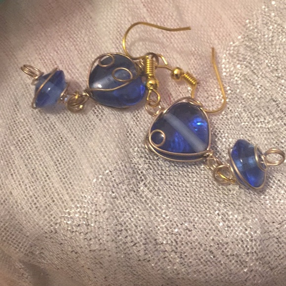 Earring - dangling - Picture 3 of 5